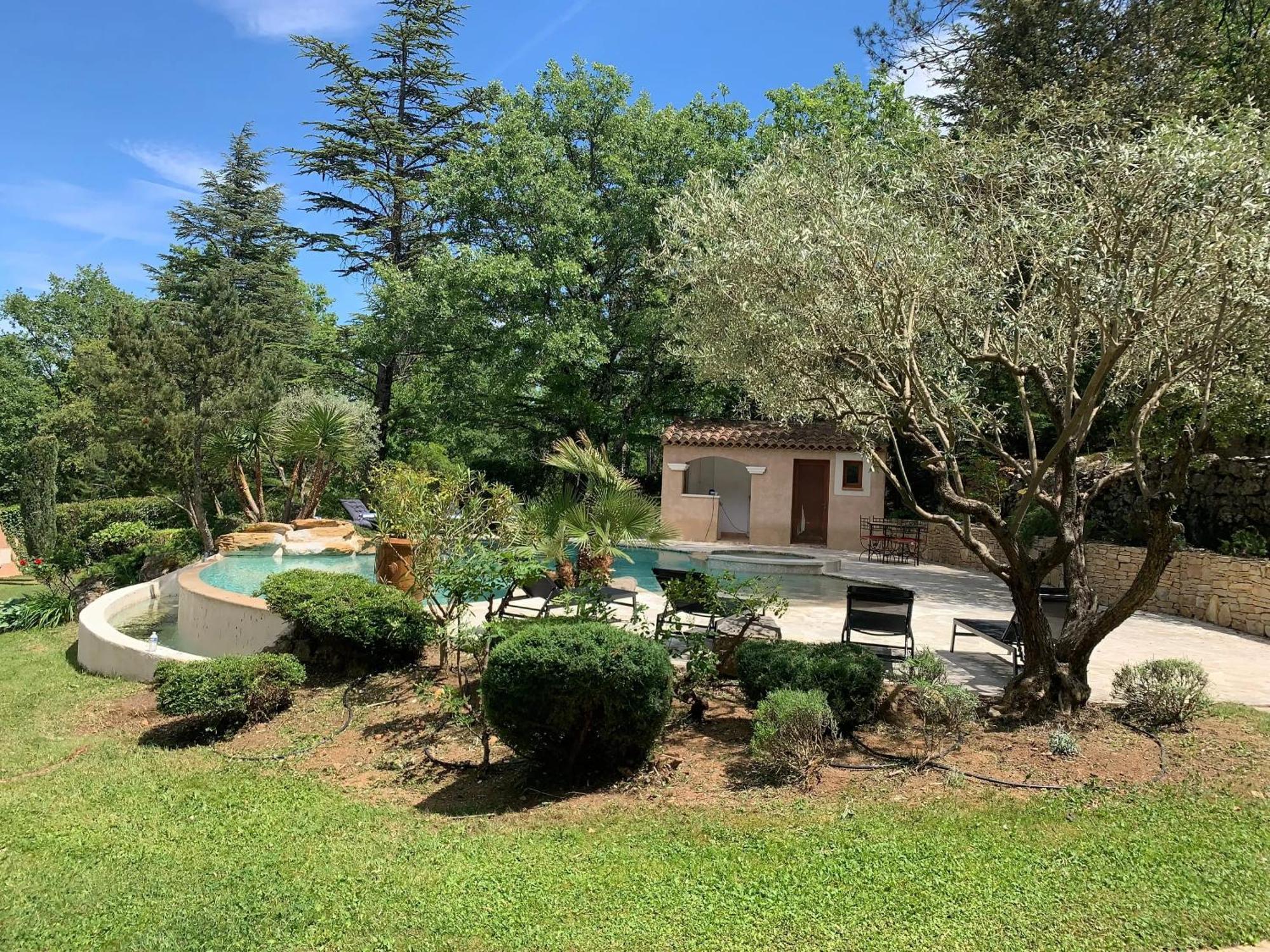 Villa Spacieuse Avec Piscine A Saint Maximin Eksteriør bilde